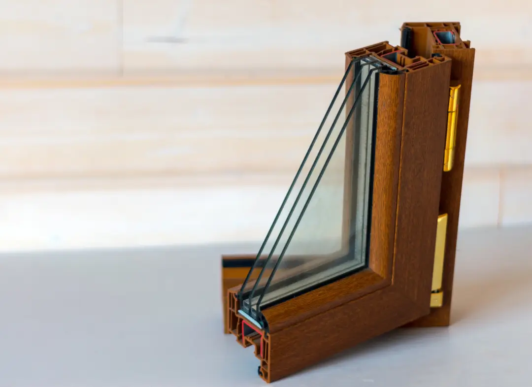 Installation de fenêtre en bois sur mesure Clarensac