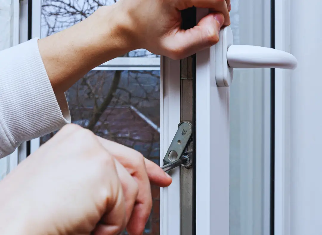 Réparation serrure de fenêtre Clarensac